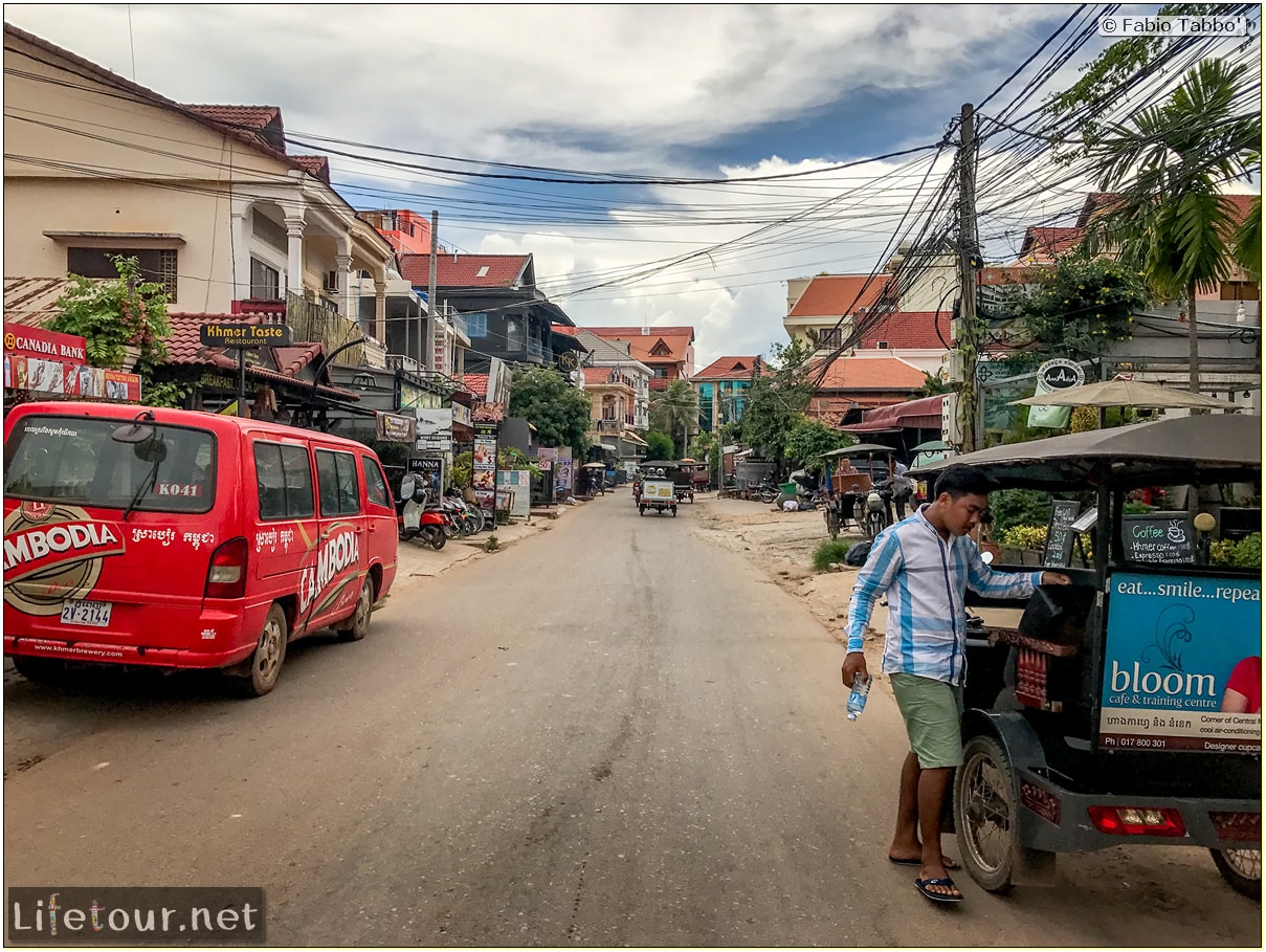 Fabio_s-LifeTour---Cambodia-(2017-July-August)---Siem-Reap-(Angkor)---Entertainment---Night-Market-area---18472