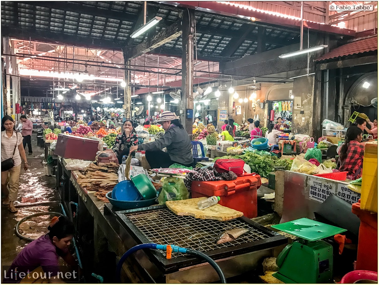 Fabio_s-LifeTour---Cambodia-(2017-July-August)---Siem-Reap-(Angkor)---Shops---Psar-Chas-(Old-Market)---18509