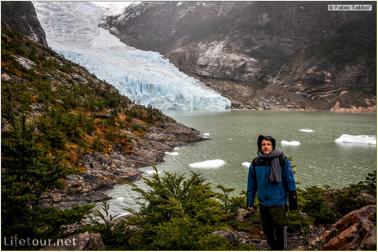 Fabio_s-LifeTour---Chile-(2015-September)---Park-O’higgins-–-glacier-Balmaceda---2--Trekking-to-glacier---6922