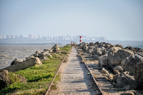 Barranquilla Bocas-de-Ceniza---1.-The-railroad-in-the-middle-of-the-ocean---781 COVER