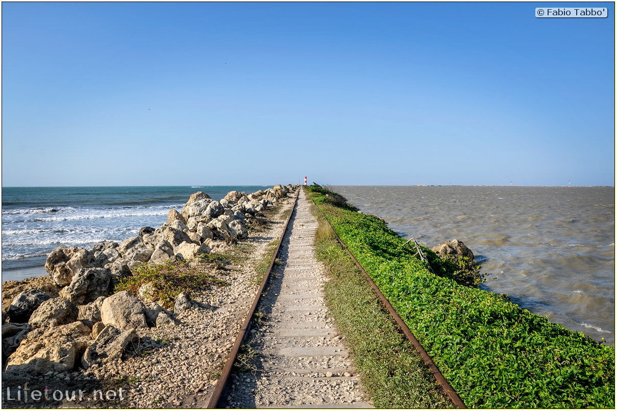 Barranquilla---Bocas-de-Ceniza---1.-The-railroad-in-the-middle-of-the-ocean---908