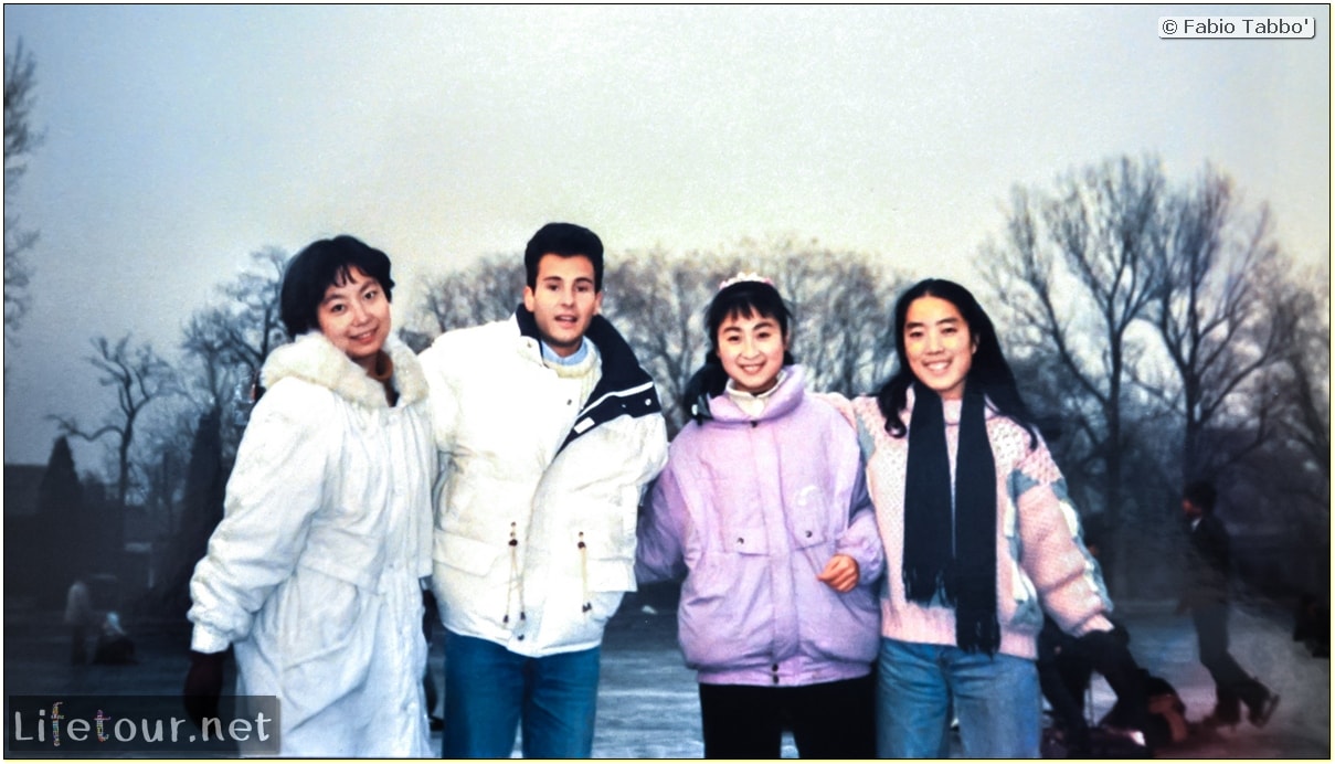 Beijing (1993-1997 and 2014) - Tourism - Behai Park - skating and swimming in frozen lake (1994) - 233
