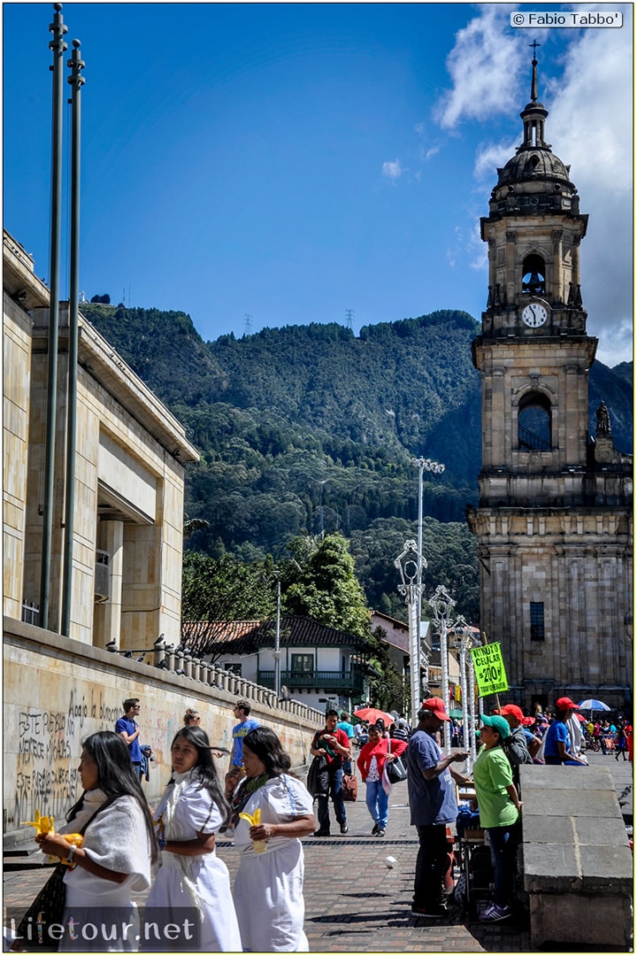 Fabio_s-LifeTour---Colombia-(2015-January-February)---Bogota_---Candelaria---Bolivar-Plaza---2607