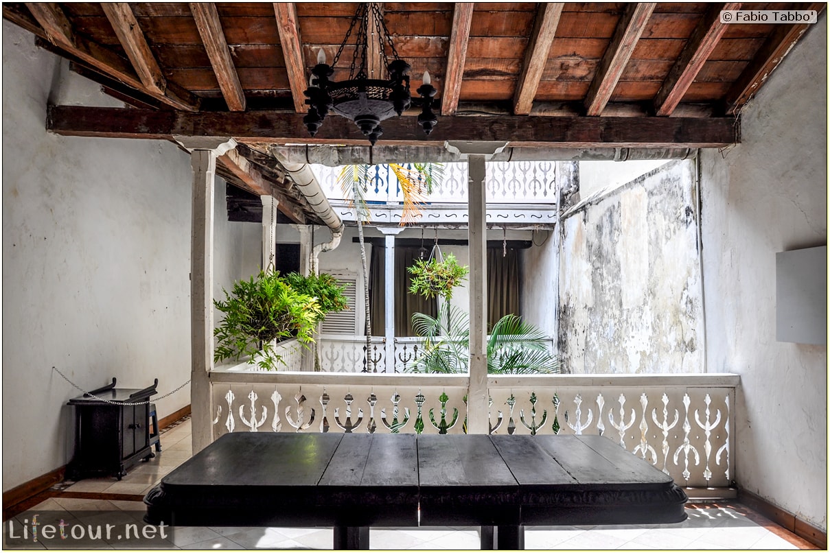 Fabio_s-LifeTour---Colombia-(2015-January-February)---Cartagena---Walled-city---Plaza-de-Bolivar---9850