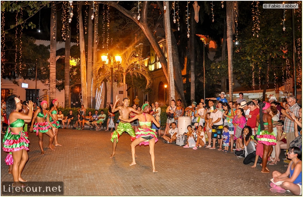 Fabio_s-LifeTour---Colombia-(2015-January-February)---Cartagena---Walled-city---Street-dance-shows---6800 COVER