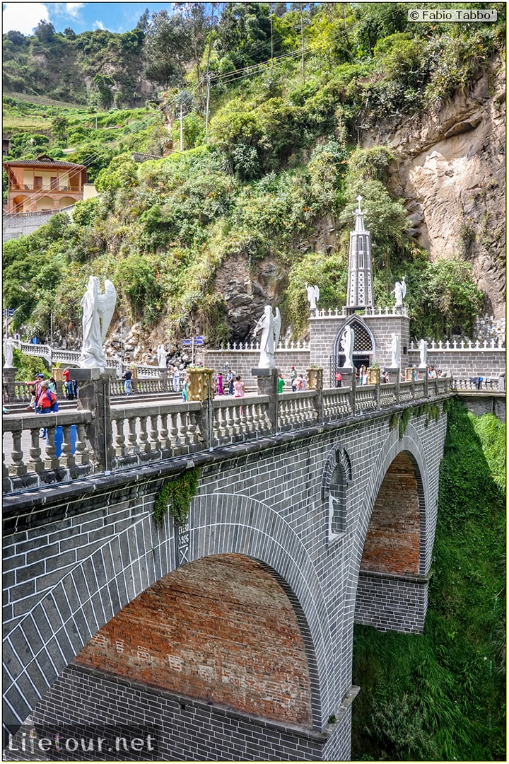 Fabio_s-LifeTour---Colombia-(2015-January-February)---Ipiales---Las-Lajas-sanctuary---Outside-views---5201