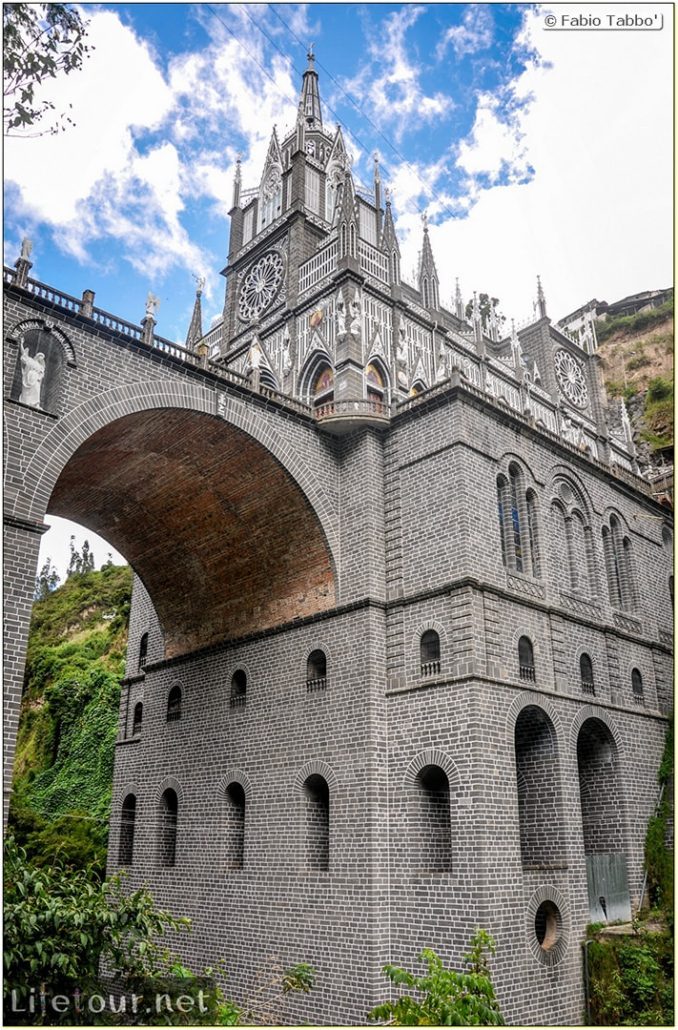 Fabio_s-LifeTour---Colombia-(2015-January-February)---Ipiales---Las-Lajas-sanctuary---Outside-views---8631