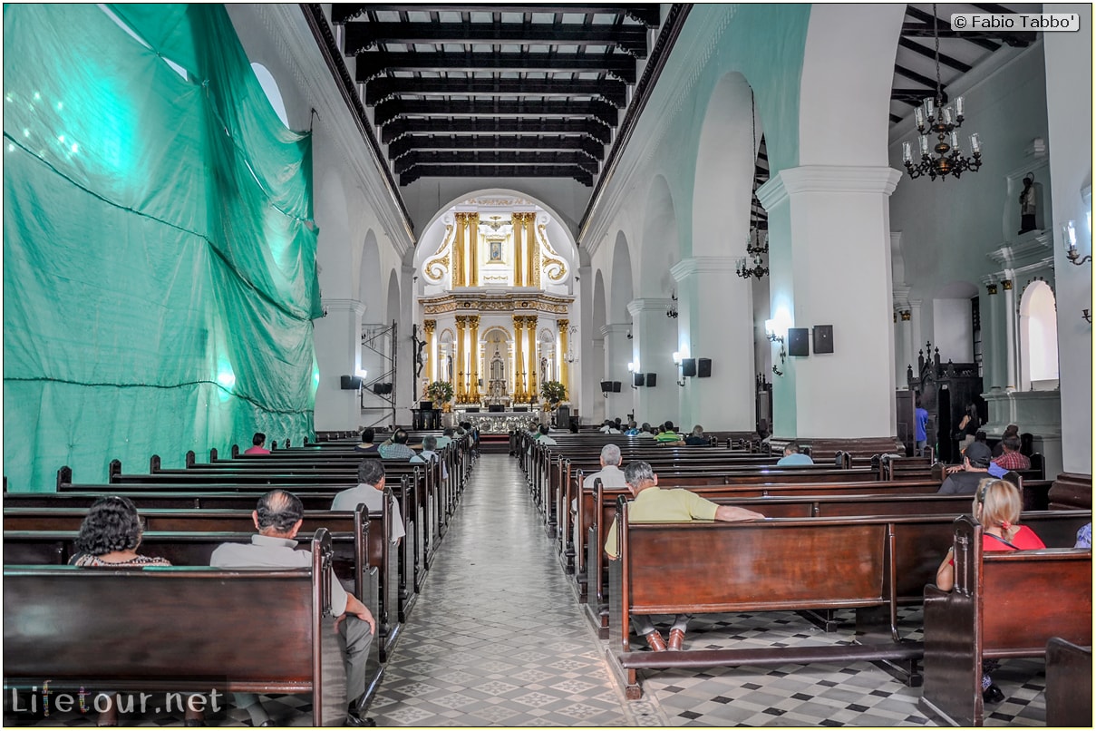 Fabio_s-LifeTour---Colombia-(2015-January-February)---Medellin---Candelaria---Iglesia-De-La-Veracruz---2557