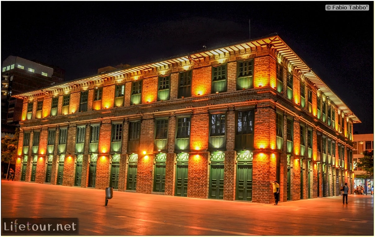 Fabio_s-LifeTour---Colombia-(2015-January-February)---Medellin---Candelaria---Plaza-de-Cisneros---5847