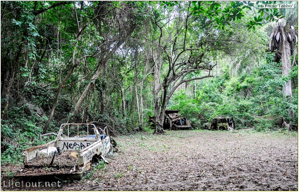 Fabio_s-LifeTour---Colombia-(2015-January-February)---Santa-Marta---Tayrona-park---Car-Cemetery---1718 COVER