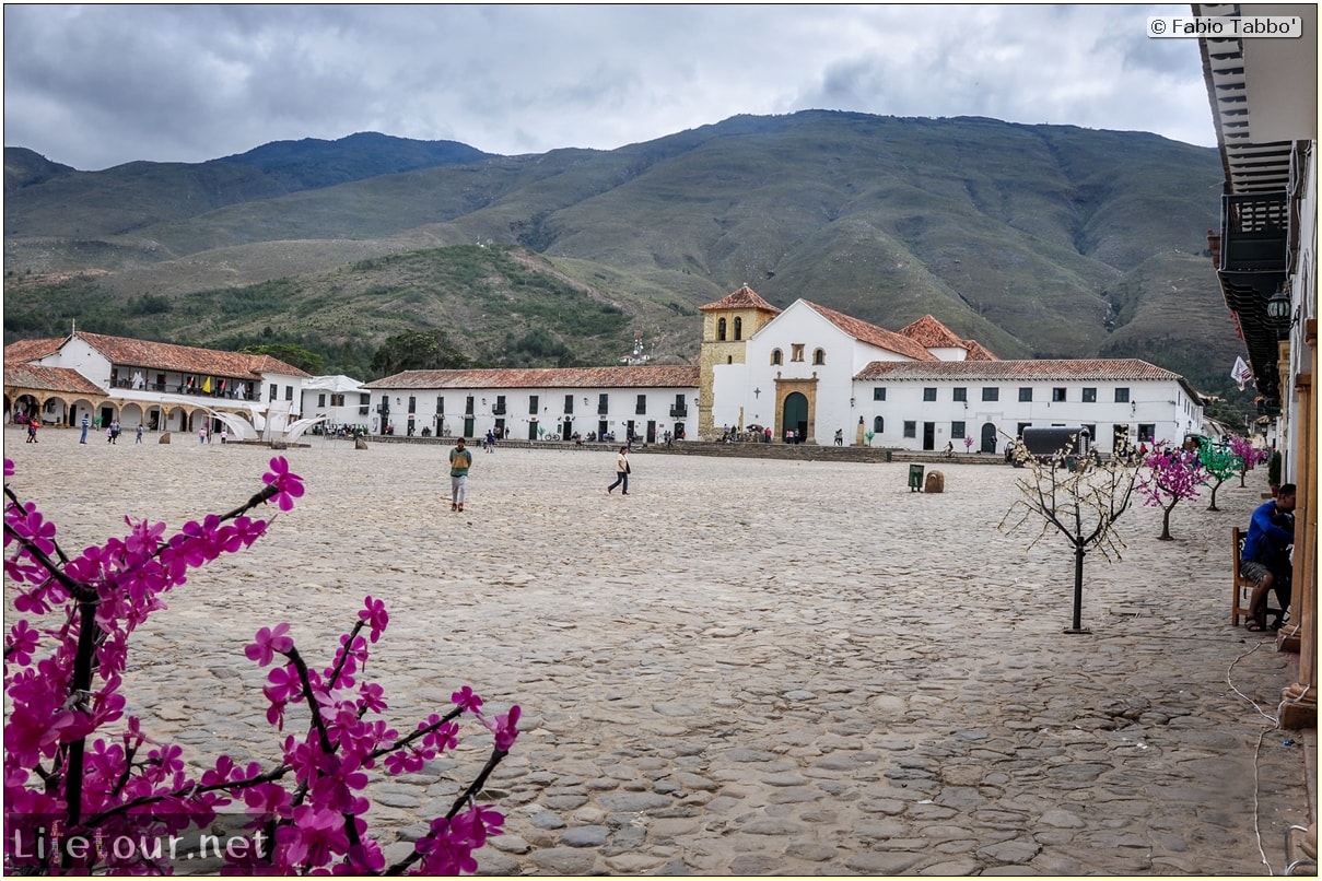 Fabio_s-LifeTour---Colombia-(2015-January-February)---Villa-de-Leyva---Plaza-Mayor---1946 COVER