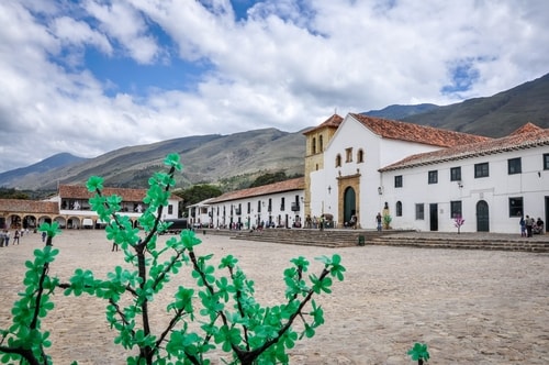 Fabio_s-LifeTour---Colombia-(2015-January-February)---Villa-de-Leyva---Plaza-Mayor---2443 COVER