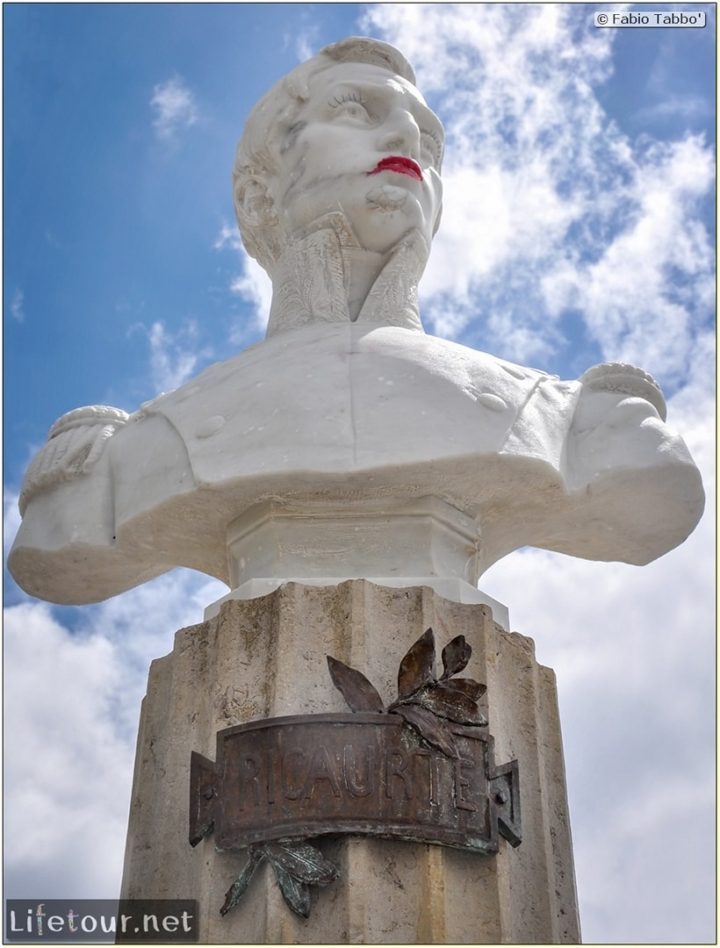 Fabio_s-LifeTour---Colombia-(2015-January-February)---Villa-de-Leyva---Ricaurte-Park---3397 COVER