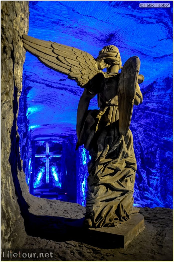 Zipaquira_---Salt-cathedral-(Catedral-de-Sal)---Underground-Cathedral-pictures---815 COVER