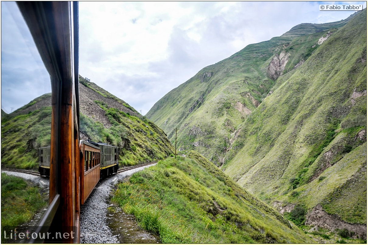 Fabio_s-LifeTour---Ecuador-(2015-February)---Alausi---El-Nariz-del-Diablo-(steam-train-ride)---12167