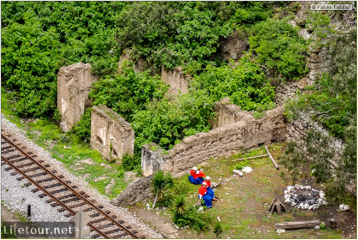 Fabio_s-LifeTour---Ecuador-(2015-February)---Alausi---El-Nariz-del-Diablo-(steam-train-ride)---12253