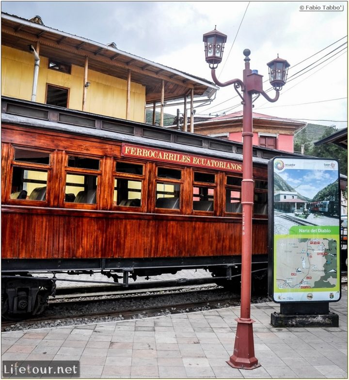 Fabio_s-LifeTour---Ecuador-(2015-February)---Alausi---Train-station-(Ferrocarriles-Ecuatorianos)---12108