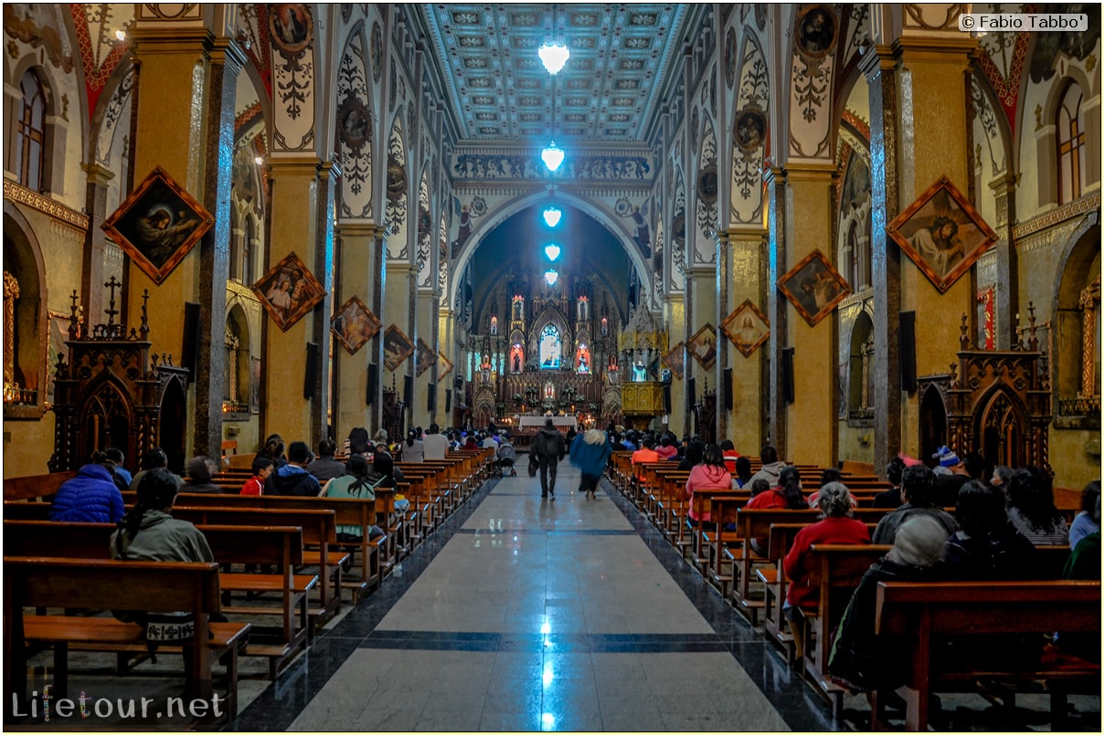 Fabio_s-LifeTour---Ecuador-(2015-February)---Banos---Basilica-Reina-del-Rosario-de-Agua-Santa---12428