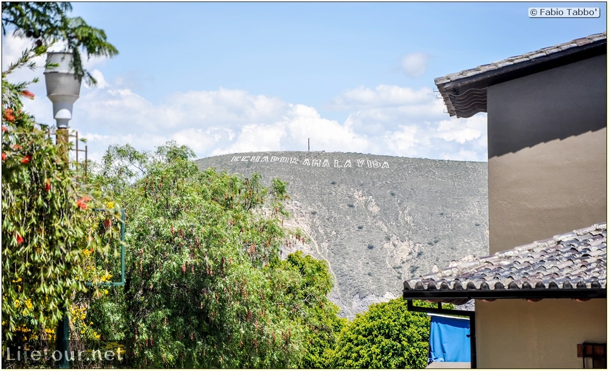 Fabio_s-LifeTour---Ecuador-(2015-February)---Mitad-del-mundo---Ciudad-Mitad-del-Mundo-(Equator-line)---11230