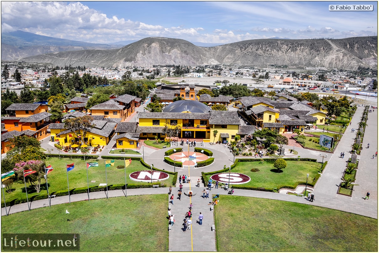 Fabio_s-LifeTour---Ecuador-(2015-February)---Mitad-del-mundo---Ciudad-Mitad-del-Mundo-(Equator-line)---11472