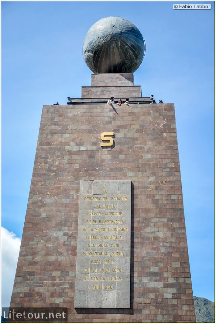 Fabio_s-LifeTour---Ecuador-(2015-February)---Mitad-del-mundo---Ciudad-Mitad-del-Mundo-(Equator-line)---11713