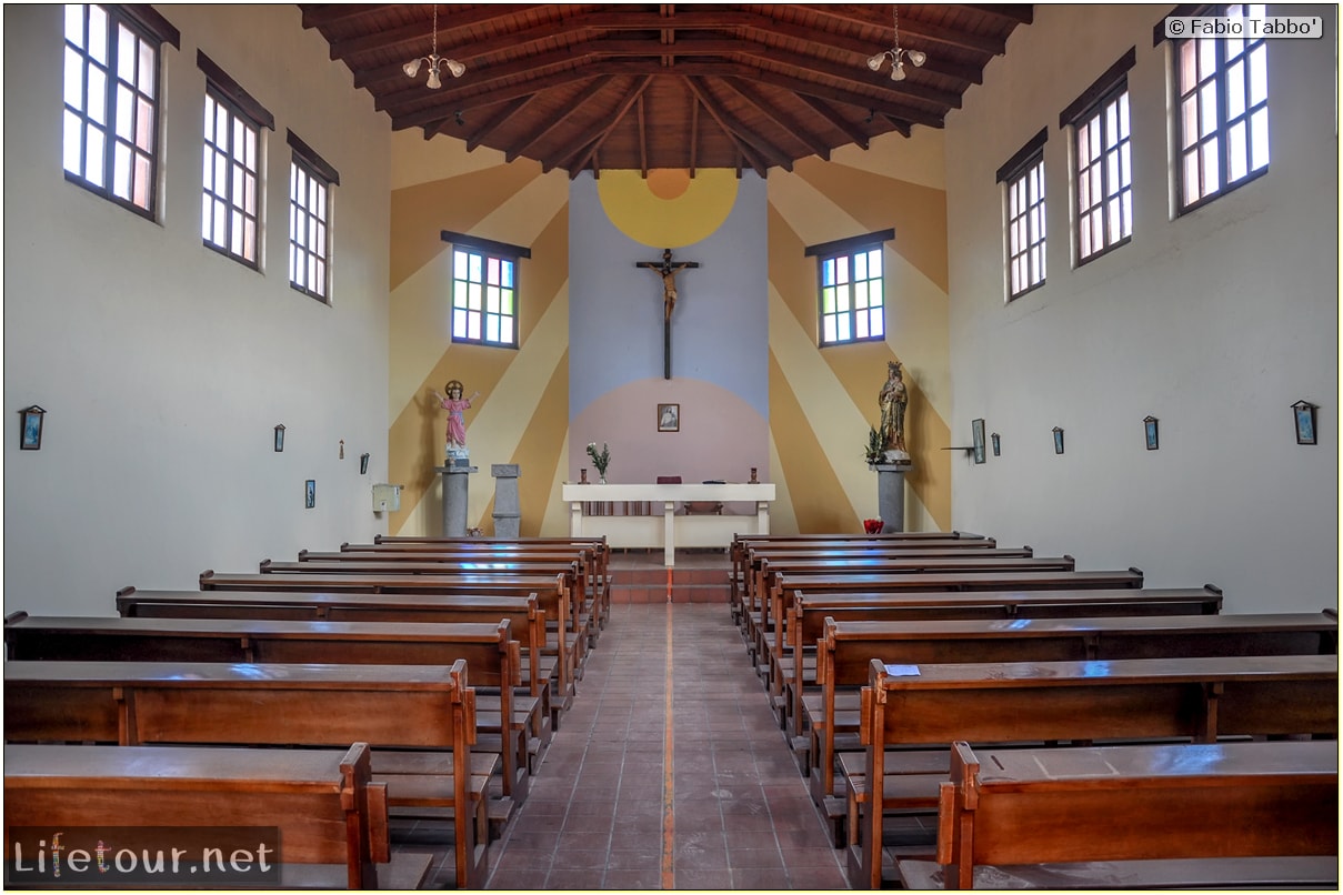 Fabio_s-LifeTour---Ecuador-(2015-February)---Mitad-del-mundo---The-Church-which-was-cut-in-half---11095 COVER