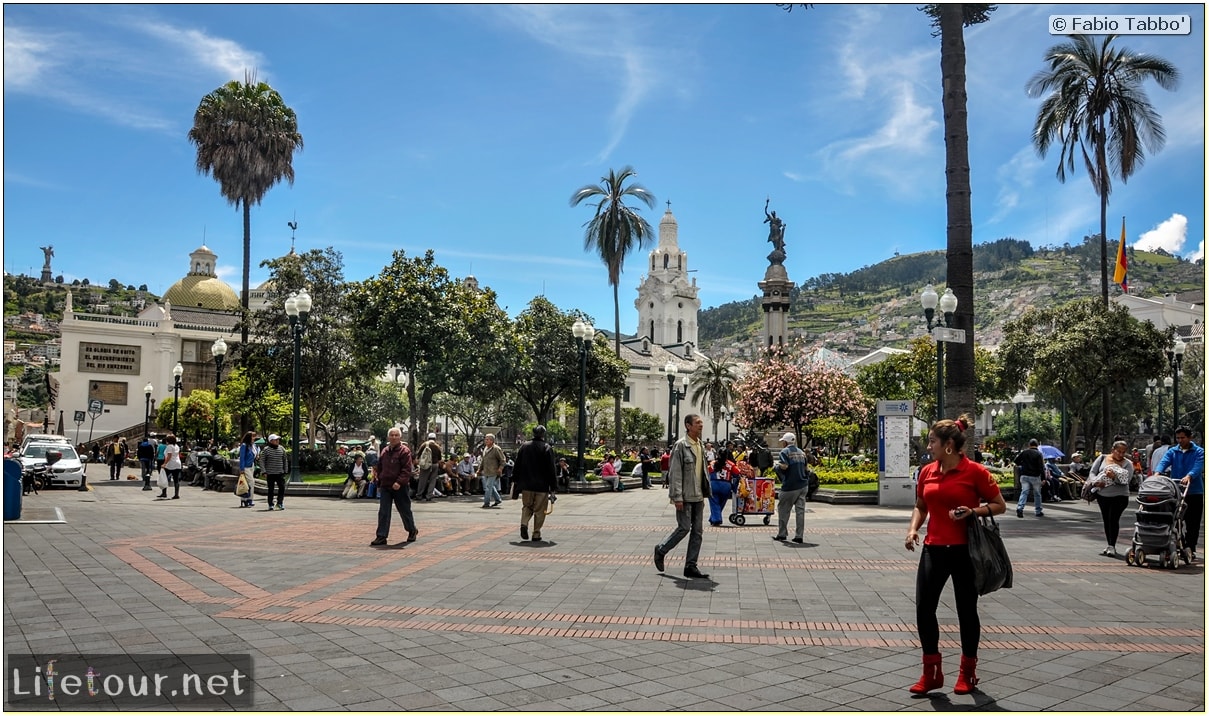 Fabio_s-LifeTour---Ecuador-(2015-February)---Quito---Plaza-Grande-(Independence-Square)---1874