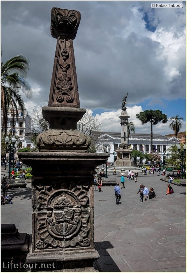 Fabio_s-LifeTour---Ecuador-(2015-February)---Quito---Plaza-Grande-(Independence-Square)---2383