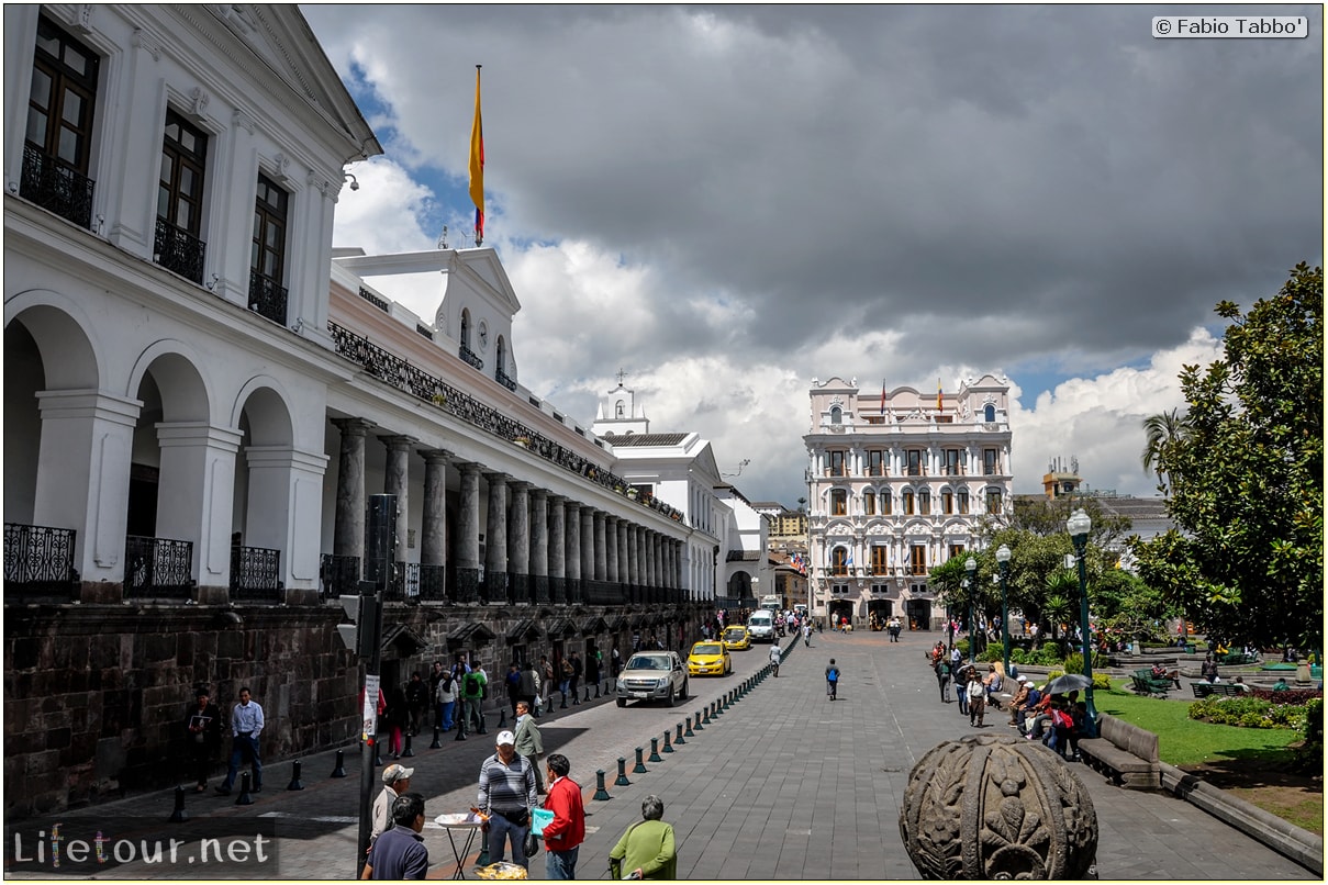 Fabio_s-LifeTour---Ecuador-(2015-February)---Quito---Plaza-Grande-(Independence-Square)---2495