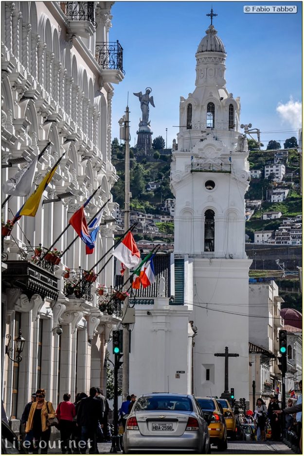 Fabio_s-LifeTour---Ecuador-(2015-February)---Quito---Plaza-Grande-(Independence-Square)---7134