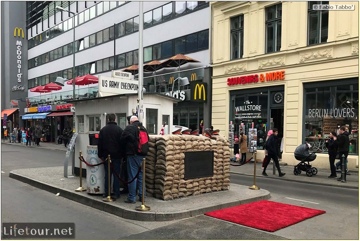 Germany-Tourism-Checkpoint Charlie-35