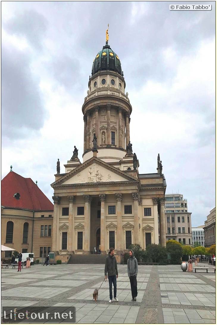 Germany-Tourism-Gendarmenmarkt-20