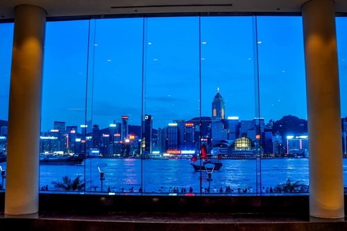 Hong-Kong-Tourism-Avenue-of-Stars-(Symphony-of-light)-8910 COVER