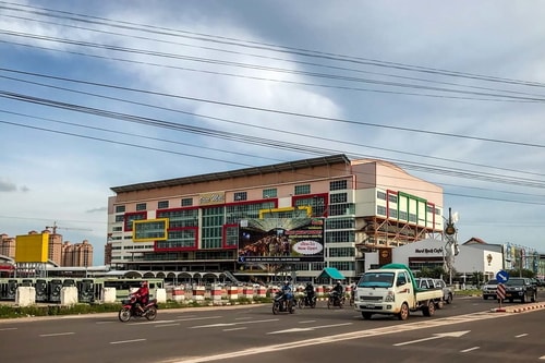 Laos-Vientiane-Shopping-ITECC-shopping-mall-19073 COVER