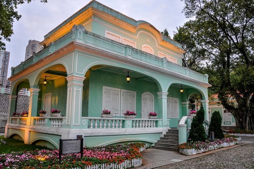 Macau-TAIPA-island-Taipa-old-village-Taipa-Houses-museum-(House-of-the-Portugal-regions)-10775 COVER