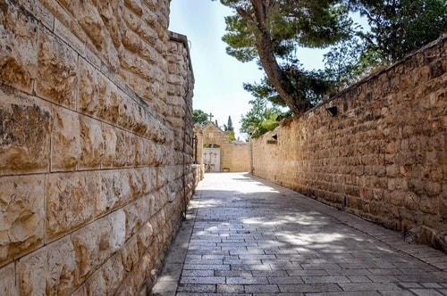 Israel-Jerusalem-Tourism-Old-City-Armenian-quarter-Dormition-Abbey-11482 COVER