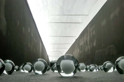 Italy -Veneto-Venice-Biennale Exposition 2013-Esposizione 700 snowballs-14448 COVER