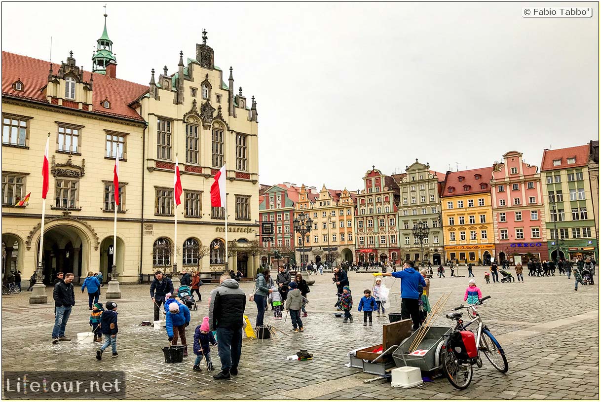 Poland-Wroclaw 2019 03-Rynek (Old Town)-21