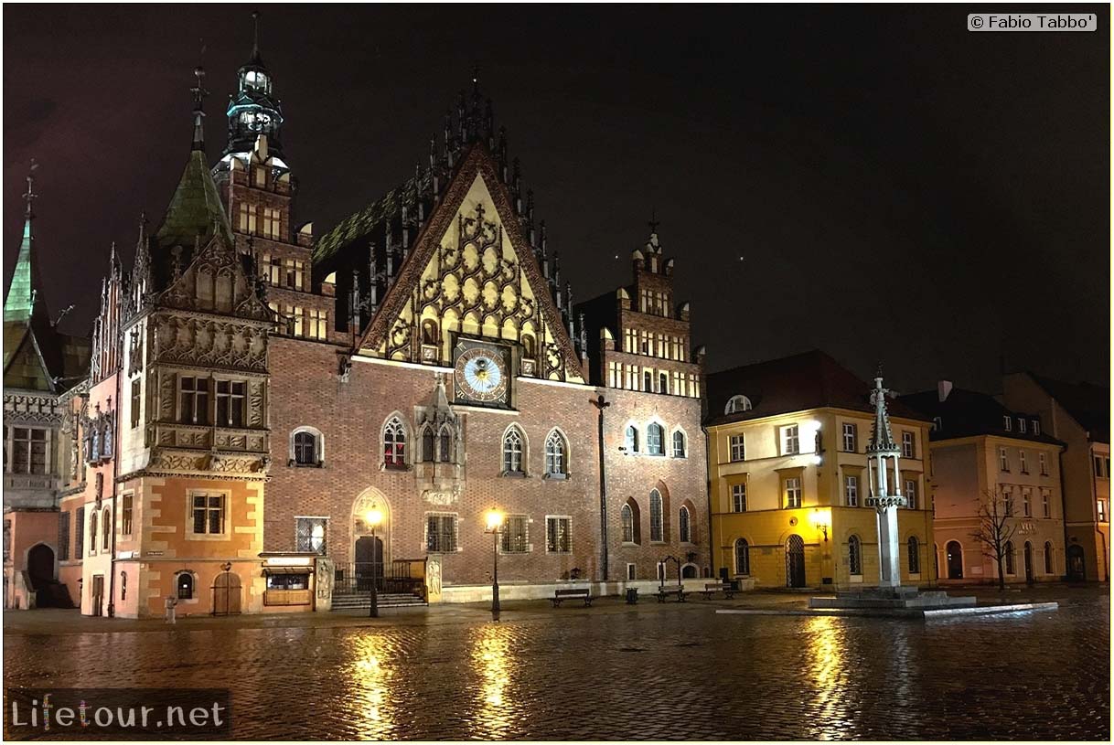 Poland-Wroclaw 2019 03-Rynek (Old Town)-9