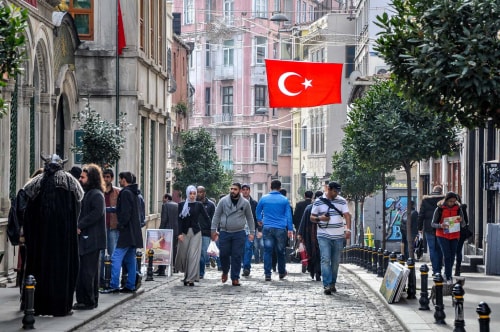 Turkey-Istanbul-Istikal-Avenue-6467 COVER