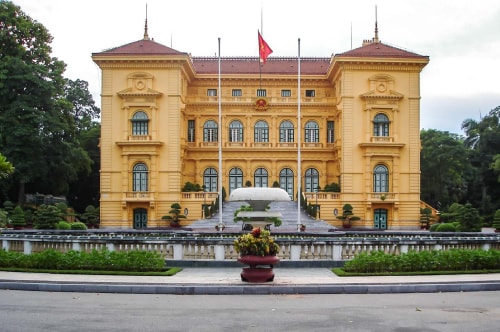 Vietnam -Ha Noi July-Tourism-Ba Dinh square (Ho Chi Minh tomb)-20634 COVER